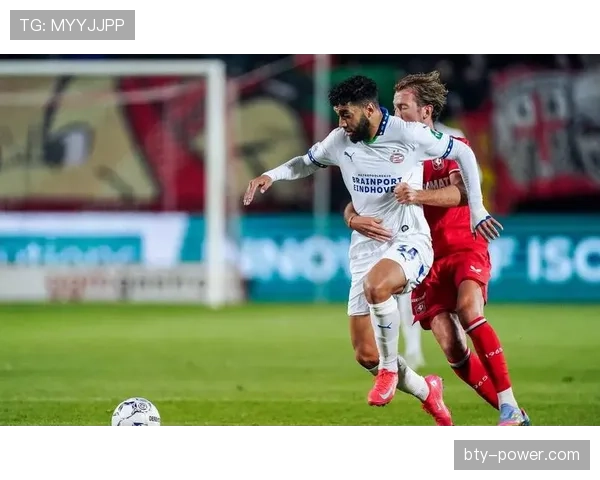 费耶诺德近期联赛势头稳健,连续客场取胜巩固积分榜前列位置 费耶诺德近期联赛势头稳健,连续客场取胜巩固积分榜前列位置